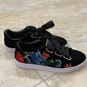Women’s pumas shoes